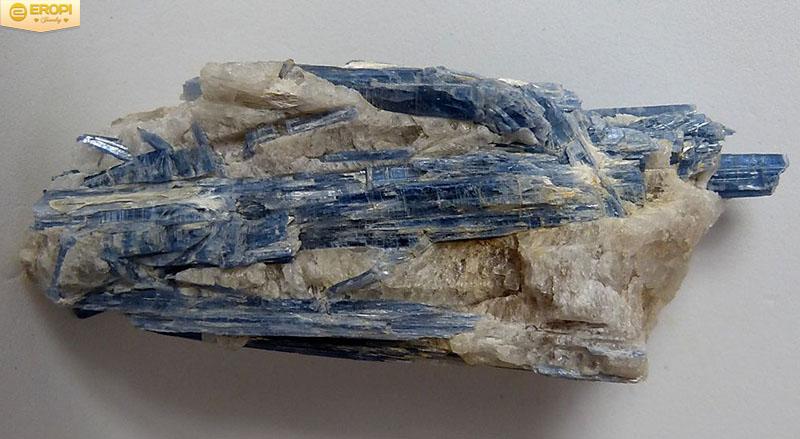 Đá Kyanite – Loại đá mang lại may mắn, tài lộc cho người mệnh Mộc và mệnh Thủy